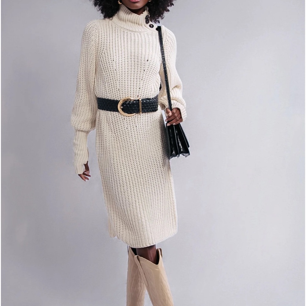 MOON RIVER
Cream Sweater Dress